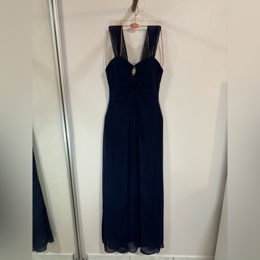 Poly USA Navy Blue Sleeveless Chiffon Dress with Brooch​​